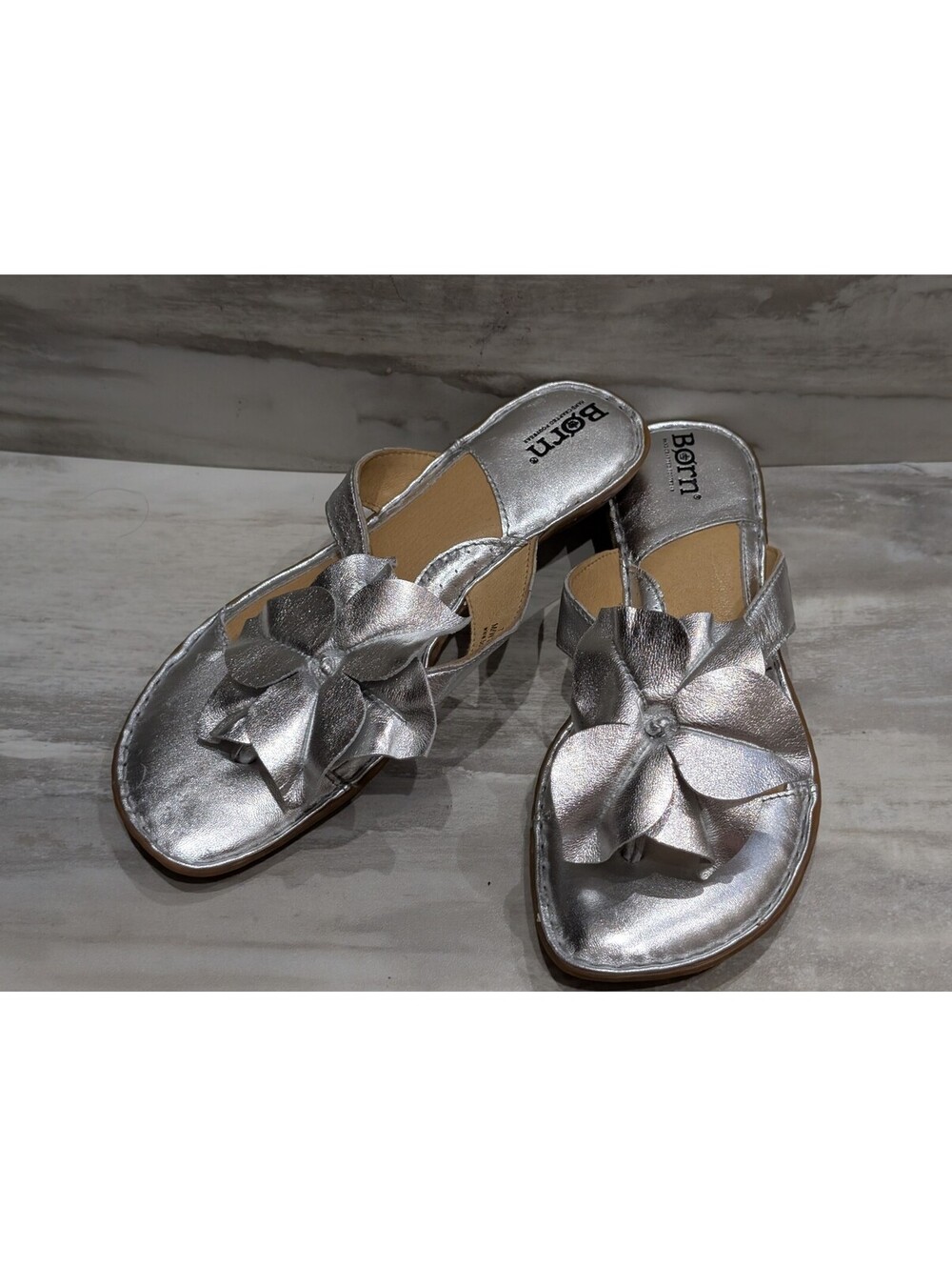 Born Women's Silver Leather Flower Slide Sandals Size 7